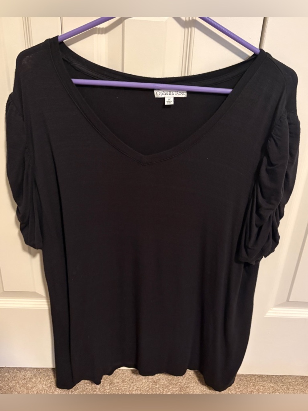 Black top with ruched sleeves by Ophelia Roe - Picture 1 of 4